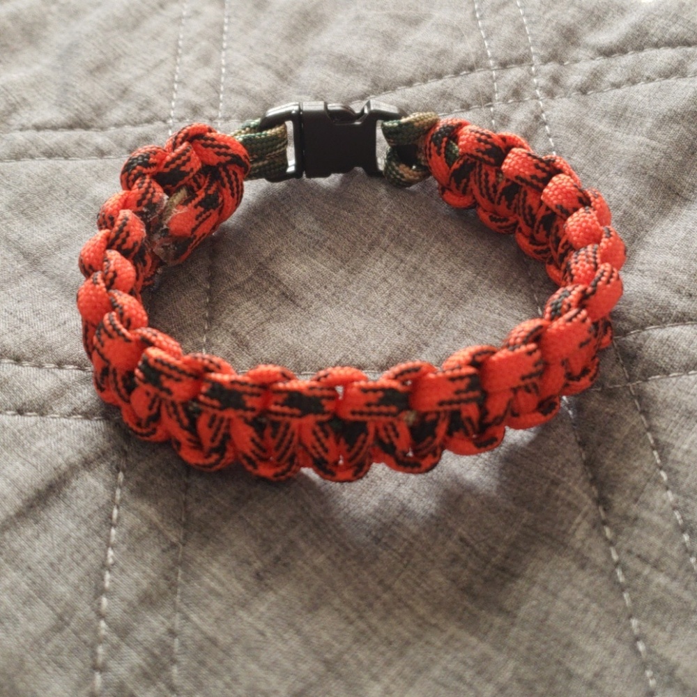 Paracord Bracelet Made by Vets